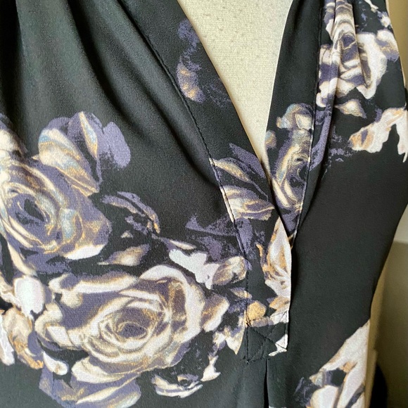 Violet & Claire Blouse - Medium - Picture 4 of 10